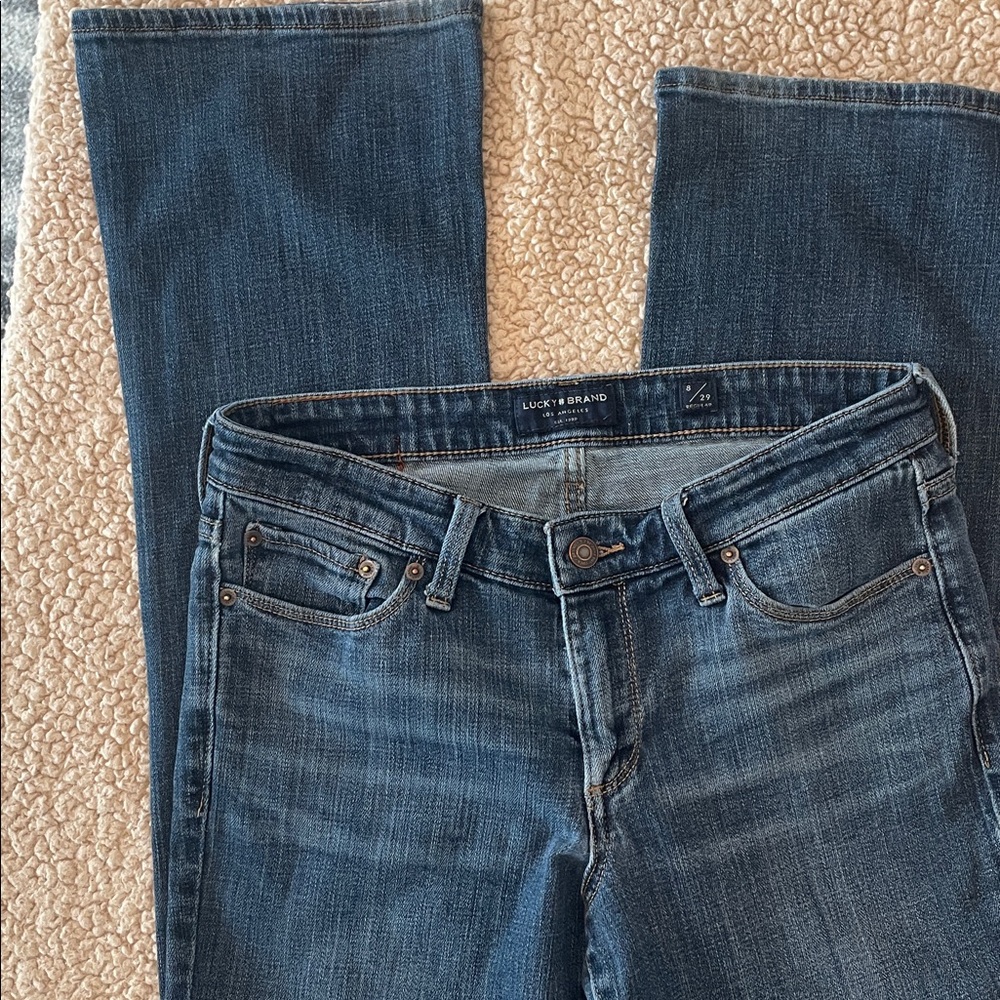 Lucky Sweet Boot Women’s Jeans. 9” Rise, 31” inseam. Size 8/29. These looks new!